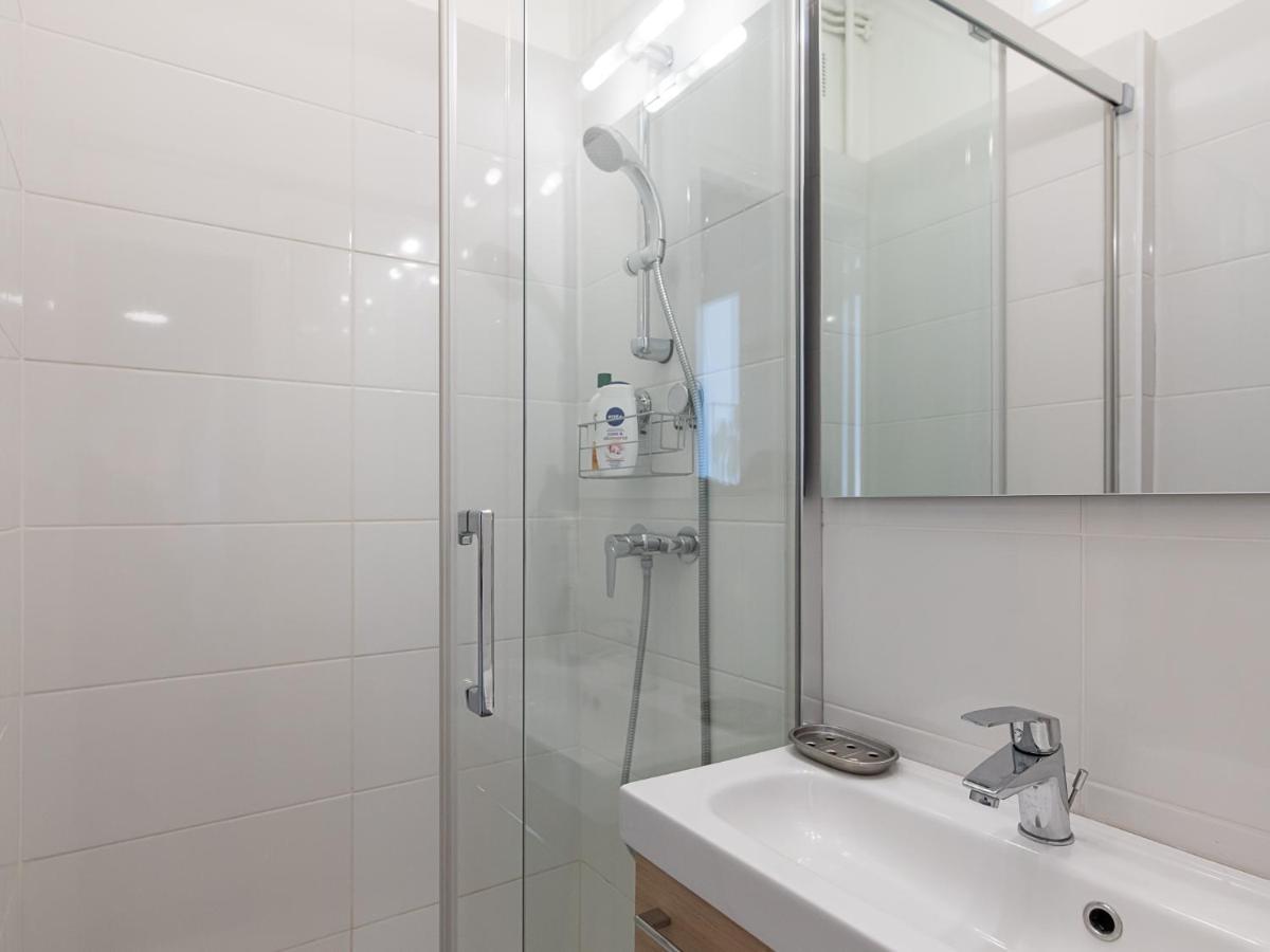Le Dedieu - Hypercentre Garage Gratuit Wifi Netflix Amazon Prime Villeurbanne Luaran gambar