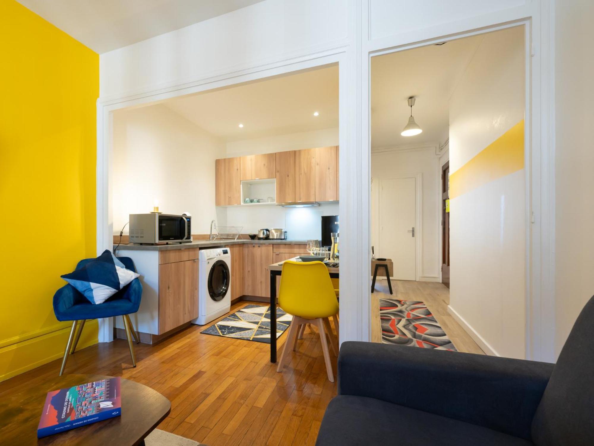 Le Dedieu - Hypercentre Garage Gratuit Wifi Netflix Amazon Prime Villeurbanne Luaran gambar