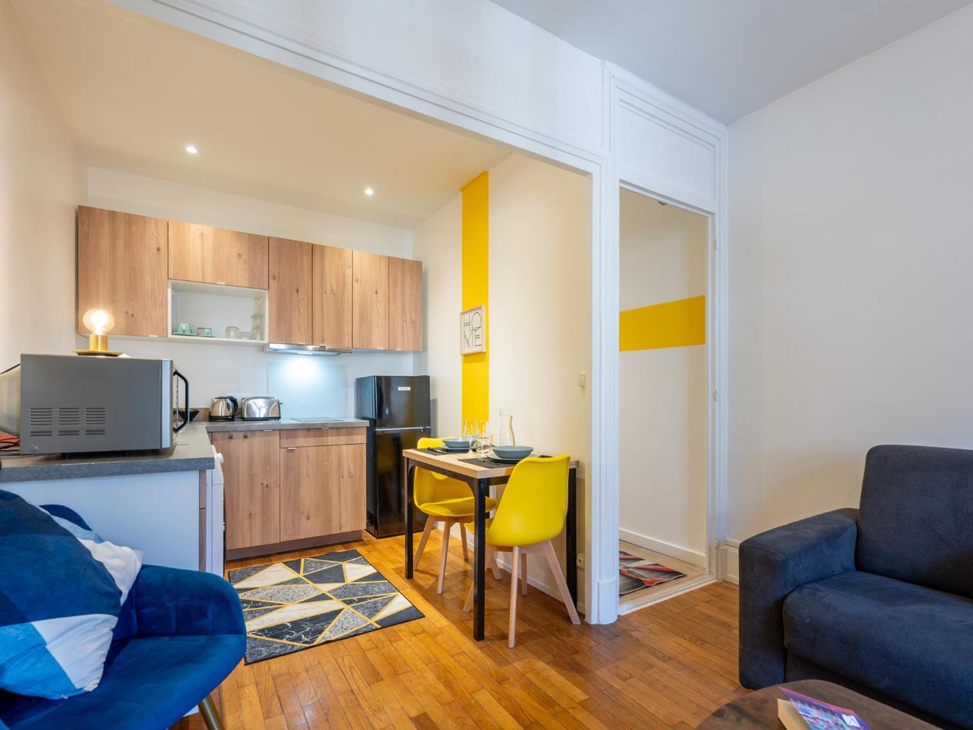 Le Dedieu - Hypercentre Garage Gratuit Wifi Netflix Amazon Prime Villeurbanne Luaran gambar
